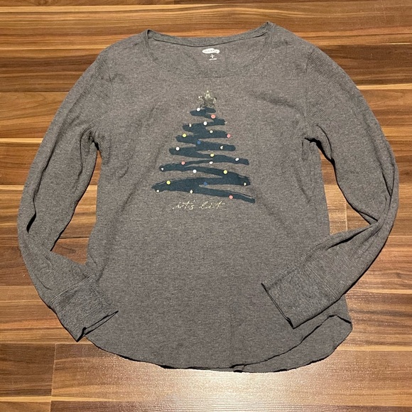 Old Navy Tops - ⭐️TAKE 50% OFF⭐️ Old Navy Christmas shirt